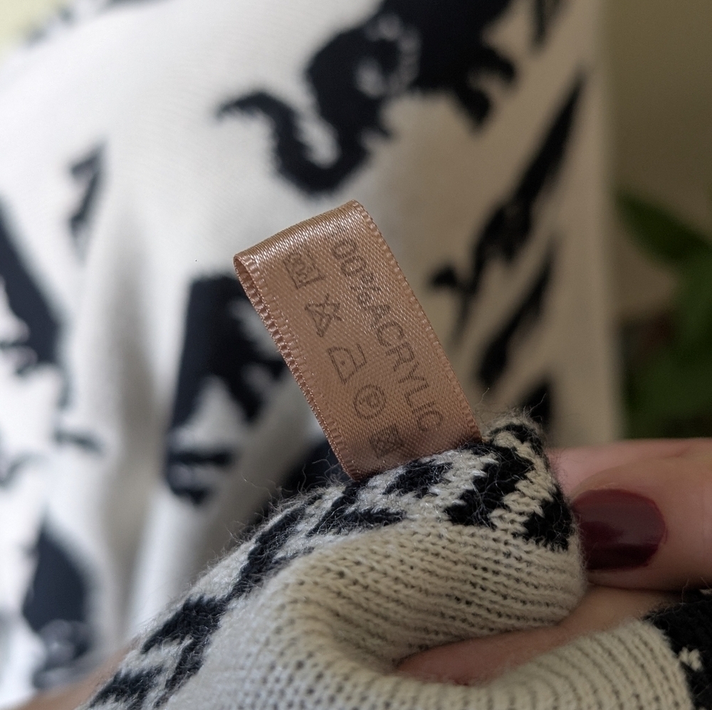 Black & Cream Elephant Pattern Boho Aztec Reversible Knit Sweater Wrap - Picture 12 of 15